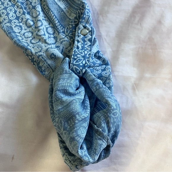 Standard Grace Boho Lace-Up Top Size Small - Picture 5 of 5